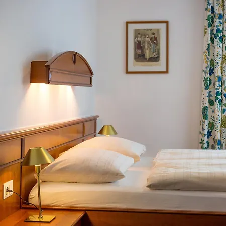 Post Am Traunsee ***s 3* エーベンゼー