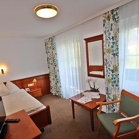 Post Am Traunsee ***s ホテル