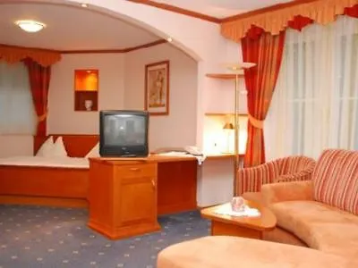 Otel Post Am Traunsee ***s Ebensee