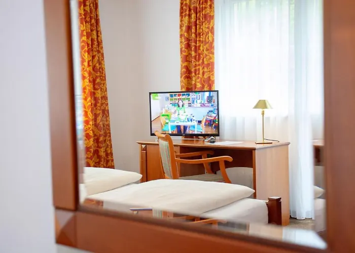 Post Am Traunsee ***s 3* エーベンゼー