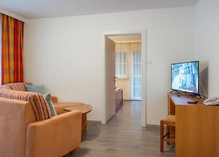 Otel Post Am Traunsee ***s Ebensee