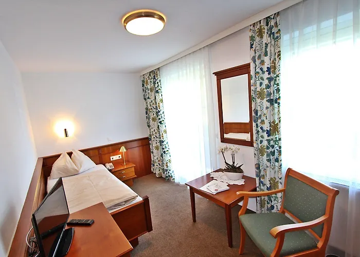 Post Am Traunsee ***s 3* エーベンゼー