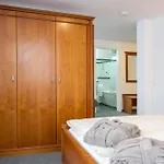 Post Am Traunsee ***s