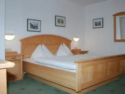 Post Am Traunsee ***s